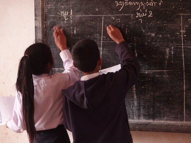 荒井良二小学生